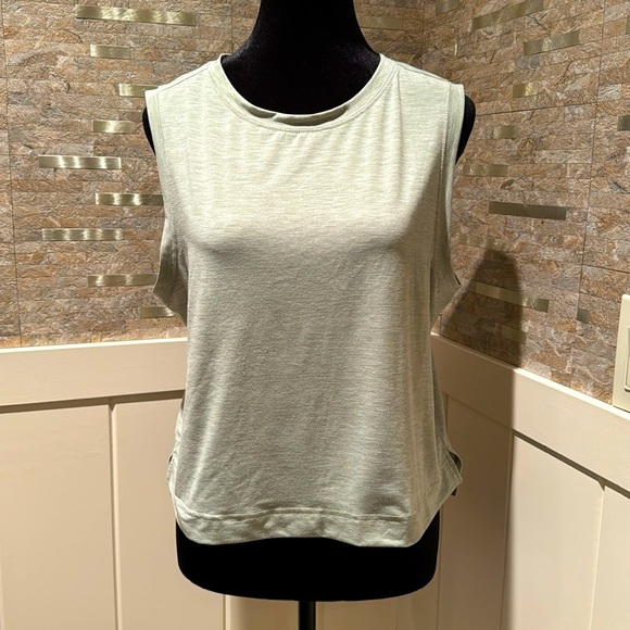 NEW NWOT All in Motion Cropped Sleeveless Tank Muscle Shirt L Large Mint Green - Picture 1 of 3